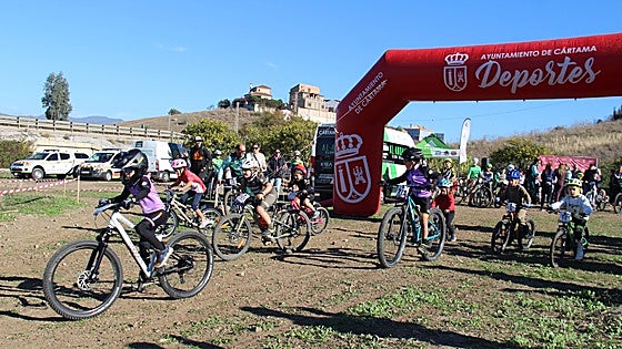 Children participate in Cártama cycling initiative to support vulnerable families at Christmas