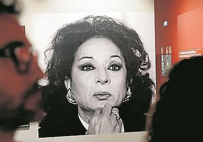 Lola Flores' appeal for help.