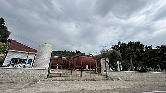 Why have three municipalities in Malaga province declared their water unfit for drinking?