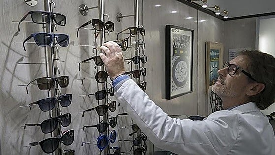 Junta extends the card scheme with discounts of up to 55% at opticians for the over-65s