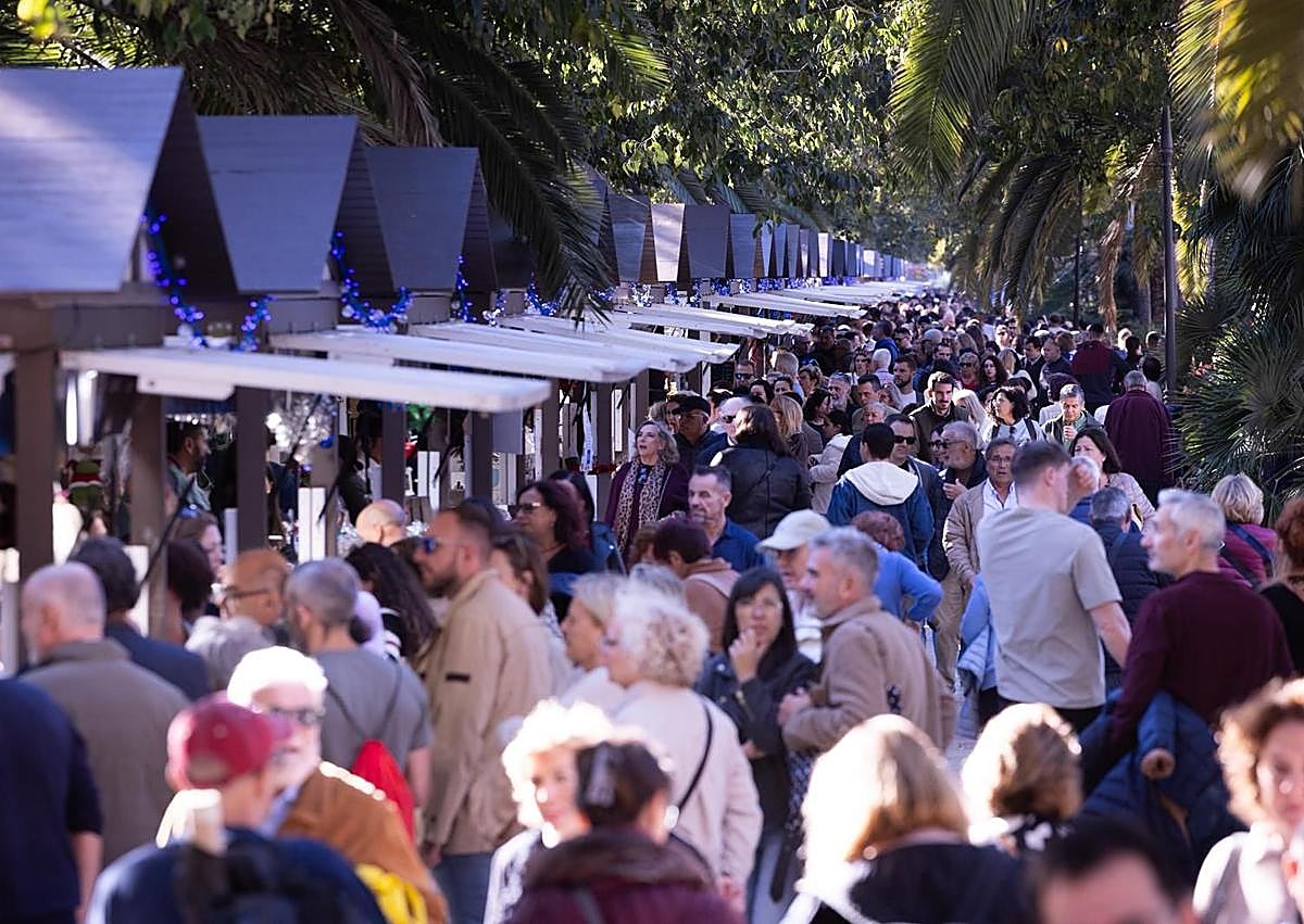 Imagen secundaria 1 - First big Christmas weekend in Malaga: 'Crowded and very warm'