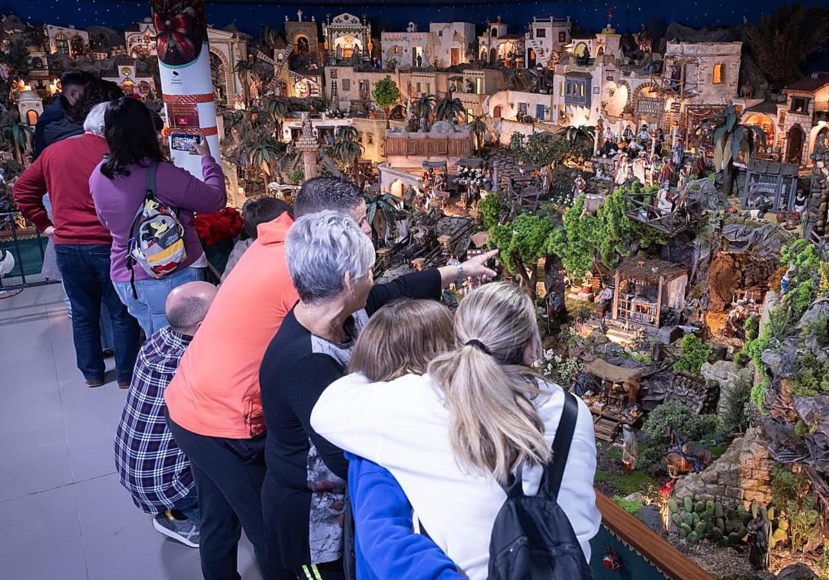 The Christmas tour from nativity scene to nativity scene in Malaga