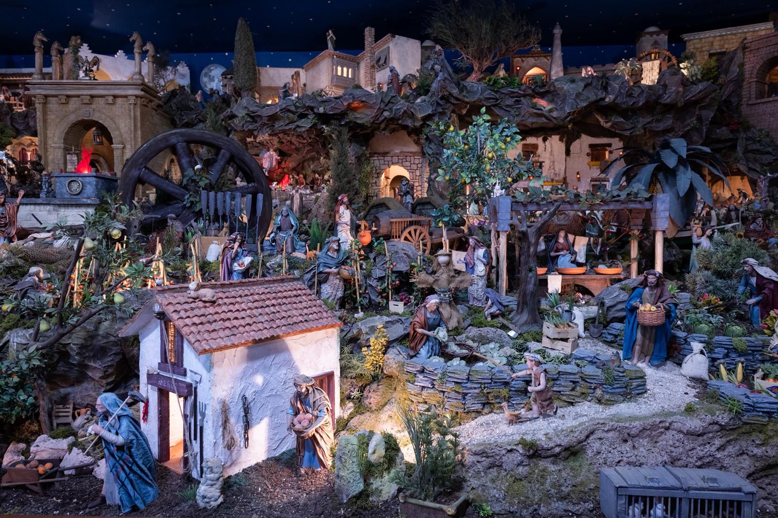 Nativity scenes around the city in pictures