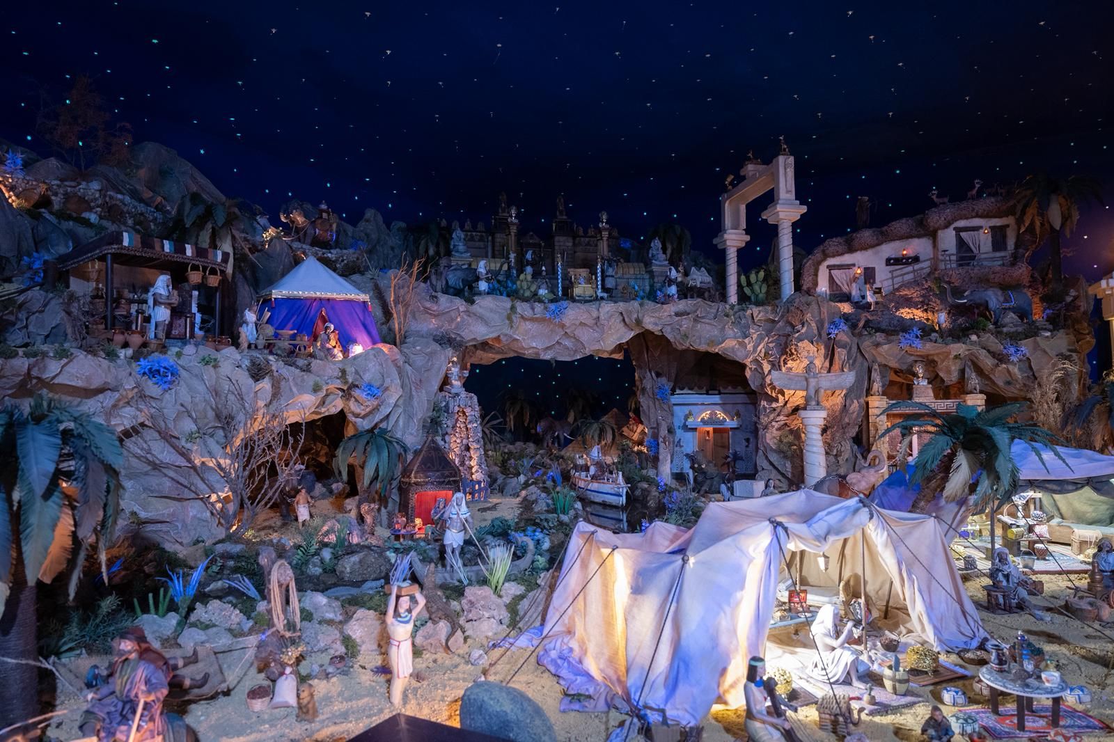 Nativity scenes around the city in pictures
