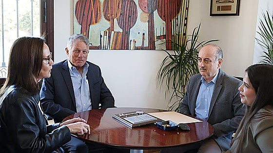 Malaga village strengthens ties with USA