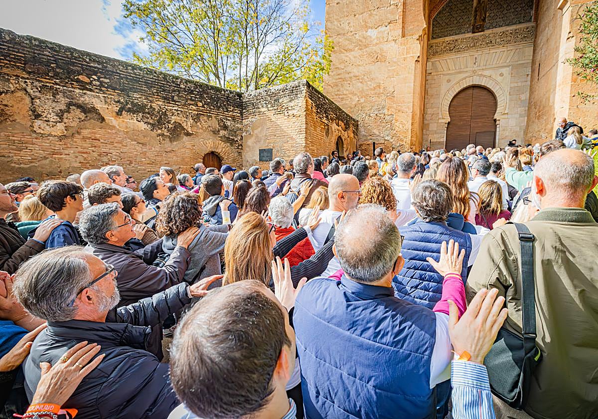 The whole of Granada pushing for the Capital of Culture at an event held on 16 November at the Puerta de la Justicia.