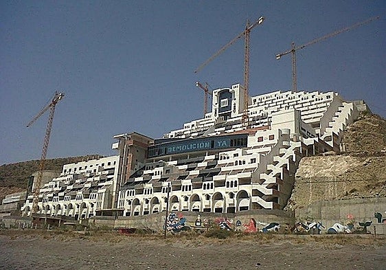 El Algarrobico hotel