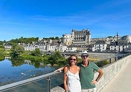 Marta Lamas and her husband on their latest house swap this summer in Tours (France).
