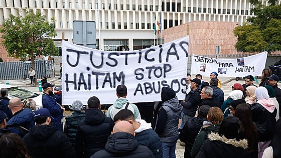 Protest outside Malaga courthouse demands justice for man who died while being restrained by police with Tasers on the Costa