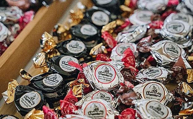 An assortment of mantecados.