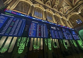 Spanish stock market closes above 17,000 points for first time ever