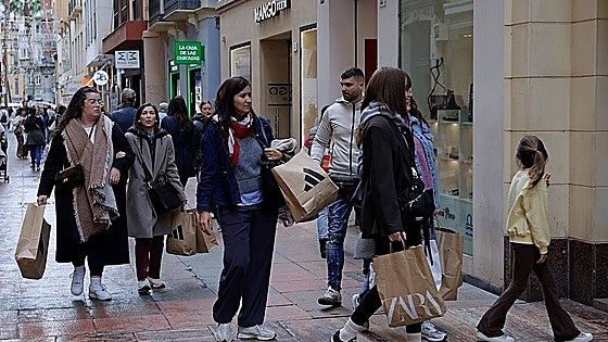 Shoppers opt to buy fewer, but better quality and locally-sourced products this festive season