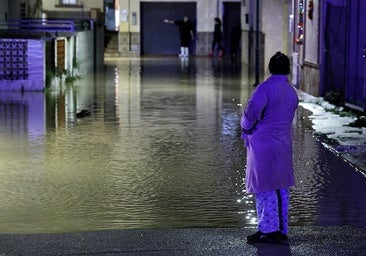 Another sleepless night in Cártama with flooded streets and the risk of homes being evacuated
