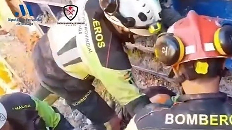 Worker rescued after being buried under three metres of earth on Costa del Sol building site