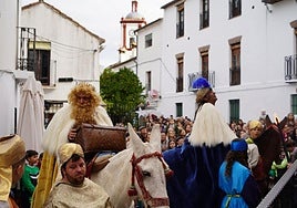 Five unique Three Kings celebrations in the province: people throw cakes, drag tins or give out churros