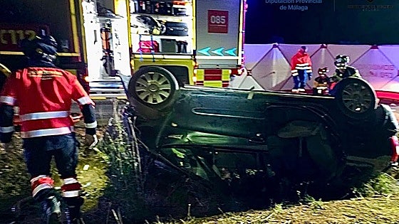 Six people injured in head-on collision between two cars in Malaga province