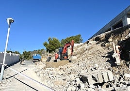 Wall collapses on Granada's Costa Tropical during Storm Francis