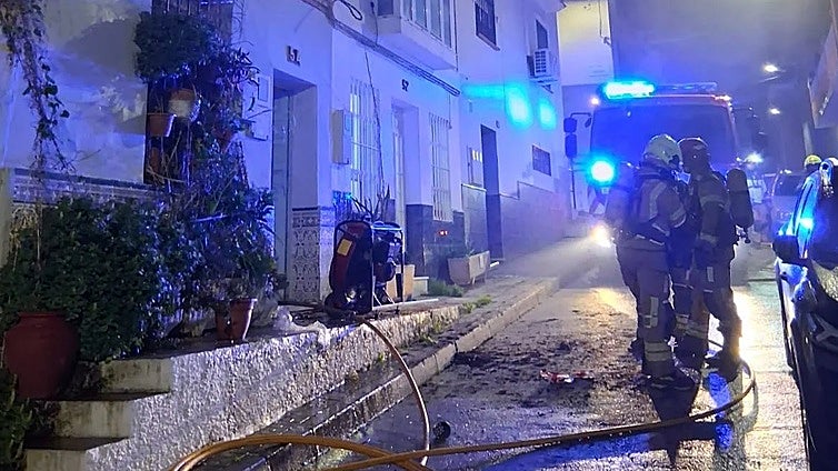 75-year-old man dies in early morning house fire in Malaga