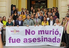 Protest outside the Ayuntamiento de Seville about one of the gender violence deaths in 2025