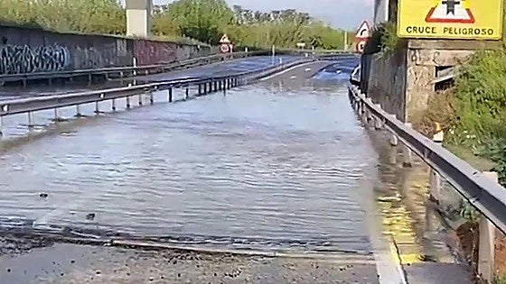Storm Ingrid causes closures on five Andalusian roads due to flooding, ice and snow