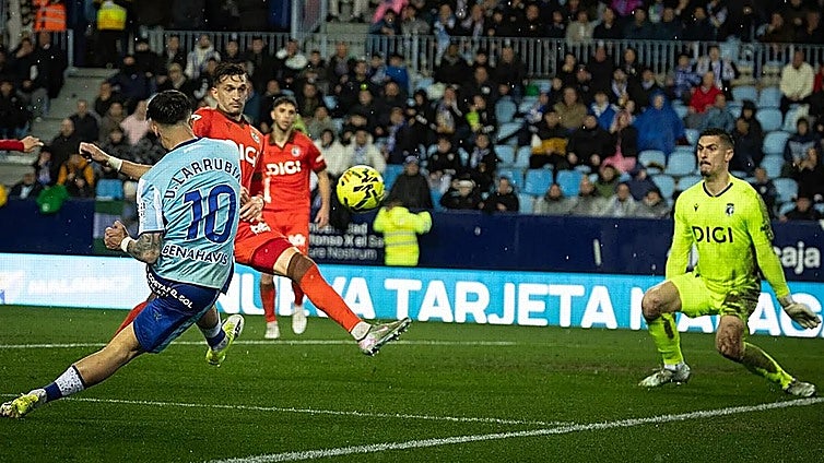 Malaga CF run riot in the rain to send a message to Segunda rivals