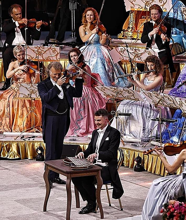 Imagen secundaria 2 - André Rieu in Malaga: a concert that is more than a concert