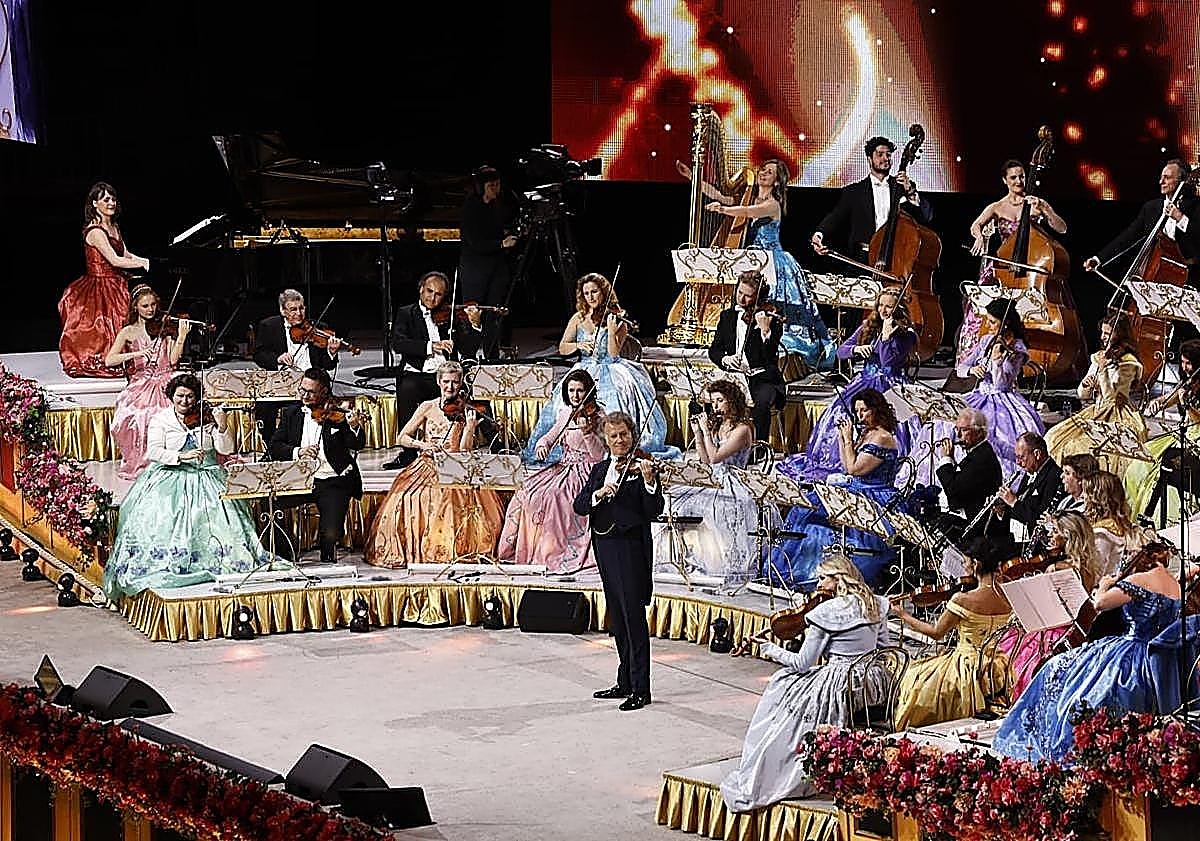 Imagen principal - André Rieu in Malaga: a concert that is more than a concert