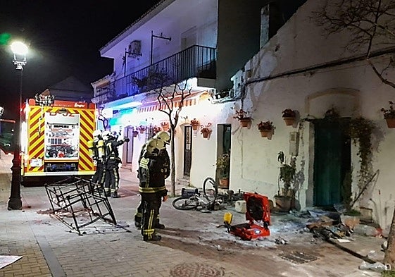 Squatter set fire to his occupied house in Estepona following a bar altercation