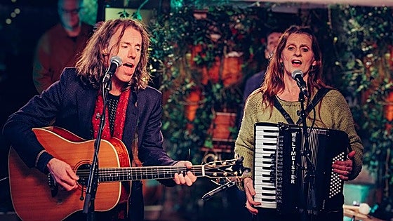 Free concert: English folk duo to perform at the Museo de Nerja