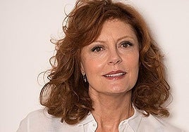 Susan Sarandon receives the International Goya after Cate Blanchett, Juliette Binoche, Sigourney Weaver and Richard Gere.