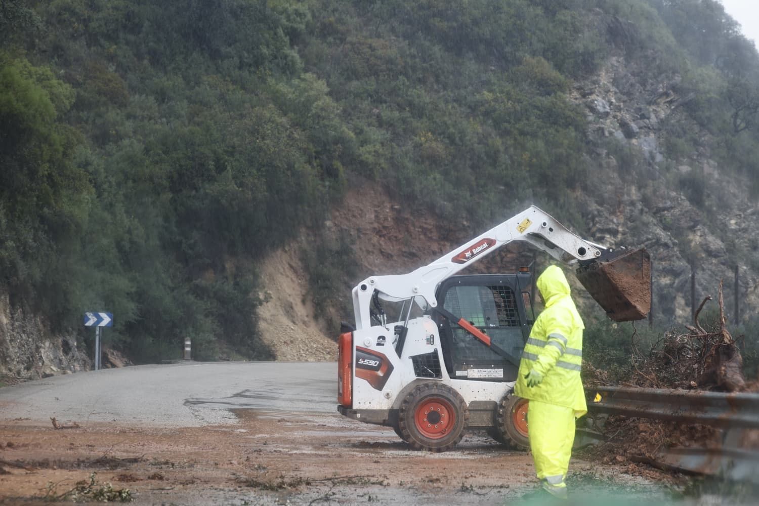 Images taken in Benaoján and Jimera de Líbar on Wednesday morning.