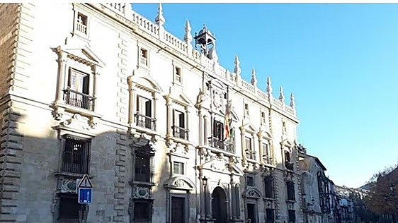 Sentences reduced for two police officers charged with injuring a pensioner in Almuñécar