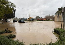 The town of Casares has been cut off from communication since 13.30 hours on Wednesday.