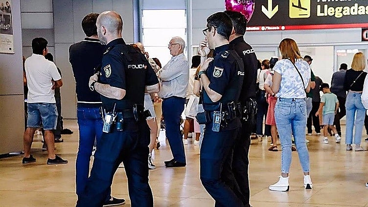 Reggaeton star Zion robbed of 2.5m euro backpack and luxury watches at Madrid airport