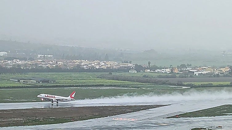 Storm Marta causes flights to be diverted to Alicante and delays at Malaga Airport