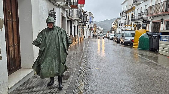 Concern in Cortes de la Frontera: 'One of the tremors moved the bed'