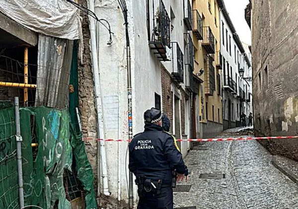 Part of the façade of historic Granada convent collapses