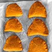 Imagen - "Our carnival is becoming increasingly well known thanks to its unique characteristics, such as the celebration of Mardi Gras on the first day of carnival, the participation of music groups ‘murgas’, the streets filled with people dressed in masks, the presence of the typical sweet el entornao and Rigo aniseed, and culminating in a beautiful costume ball and a spectacular closing ceremony on Piñata Sunday..."