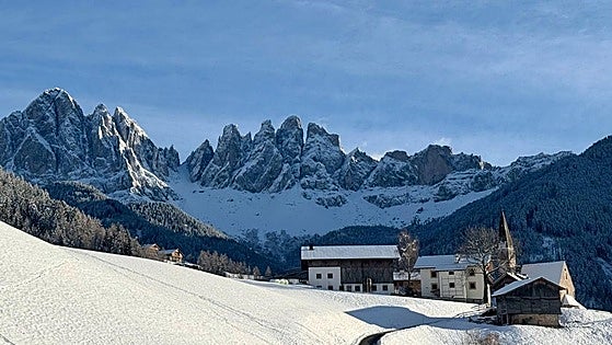 Why tourists are flocking to a tiny mountain village in Italy