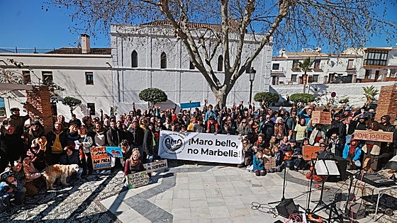 Nerja growers voice concerns over future use of Larios land