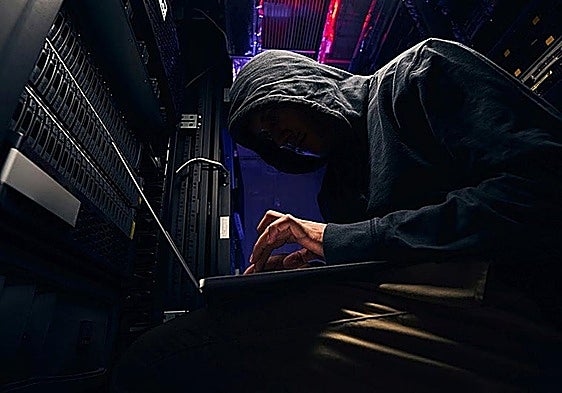 How a Tenerife hacker stayed at the Ritz Madrid for €0.01: Operation Drago arrest details