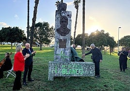 Green area and sculpture inaugurated in Vélez-Málaga in memory of councillor killed by ETA