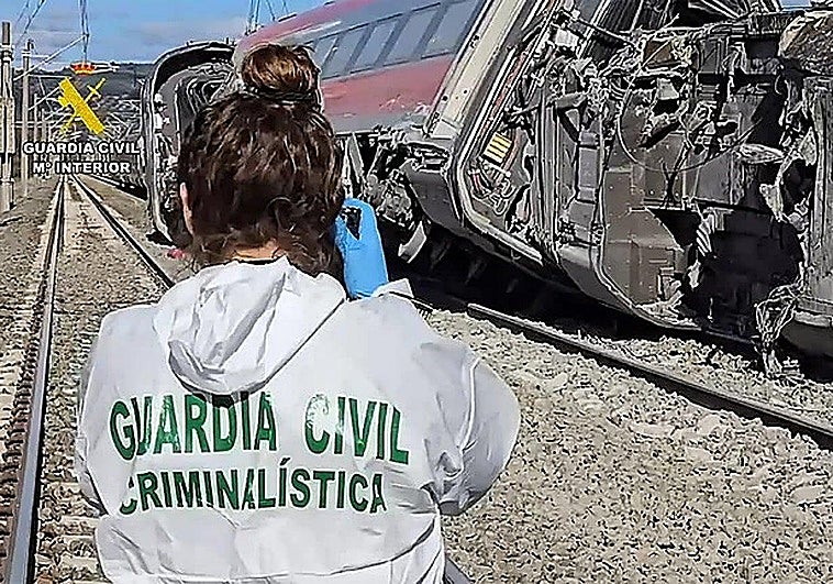Spain train crash investigation discovers unauthorised removal of evidence