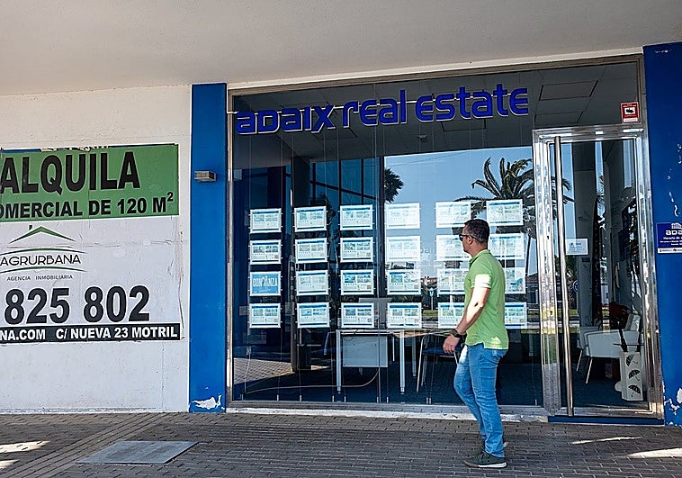 The price of property complete with squatters in Granada province: from 5,000 to 500,000 euros