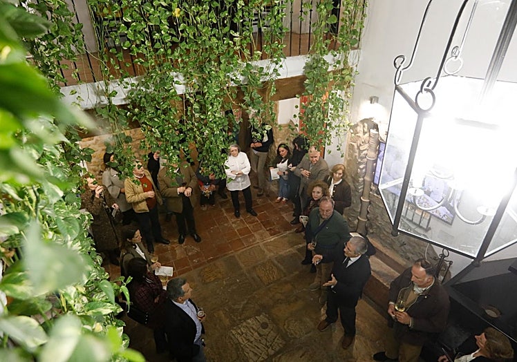 The space was adapted to accommodate the cocktail dinner for about 50 people.