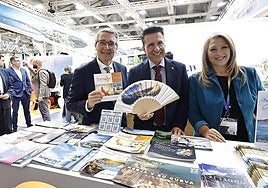 Francisco Salado, Óscar Medina and Elisa Páez from the Axarquía tourist board APTA