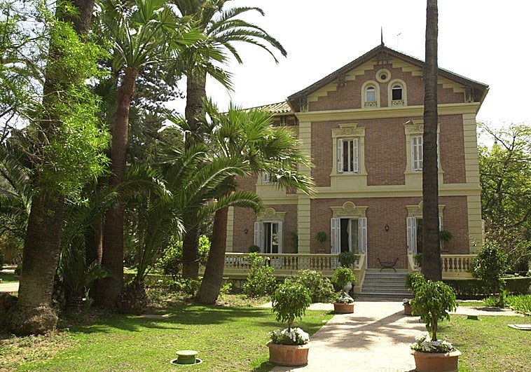 Historic Villa Rosalía renovation halted: private residence plans spark controversy in Malaga
