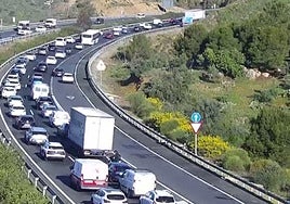 Malaga traffic: lorry breakdown creates eight-kilometre tailback on A-7 motorway