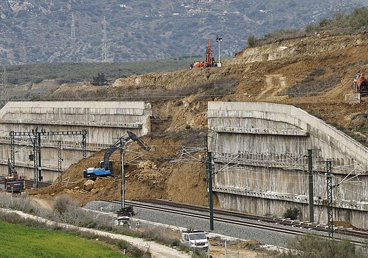 Malaga high-speed rail delay forces airlines and agencies to increase alternative transport options