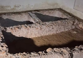 An image of the Puerta de Almería archaeological site.